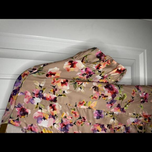 Dolan Anthropologie Left Coast Beige Floral Pleated Ruffle Short Sleeve Blouse - Picture 5 of 7